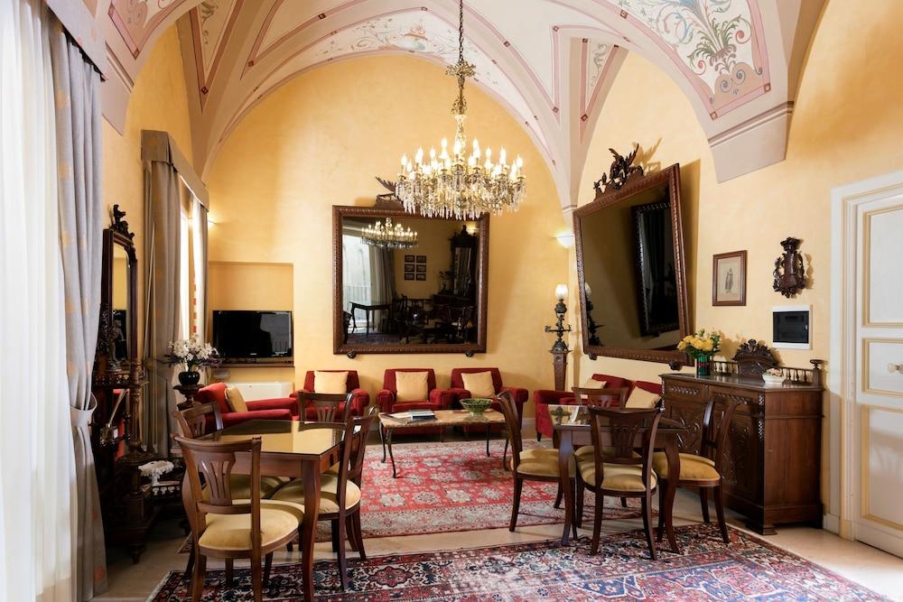 Hotel Palazzo Papaleo Otrante Extérieur photo
