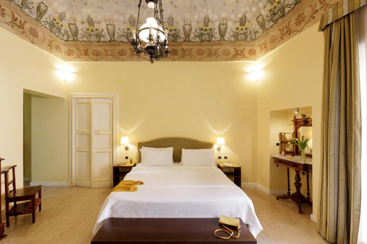 Hotel Palazzo Papaleo Otrante Extérieur photo