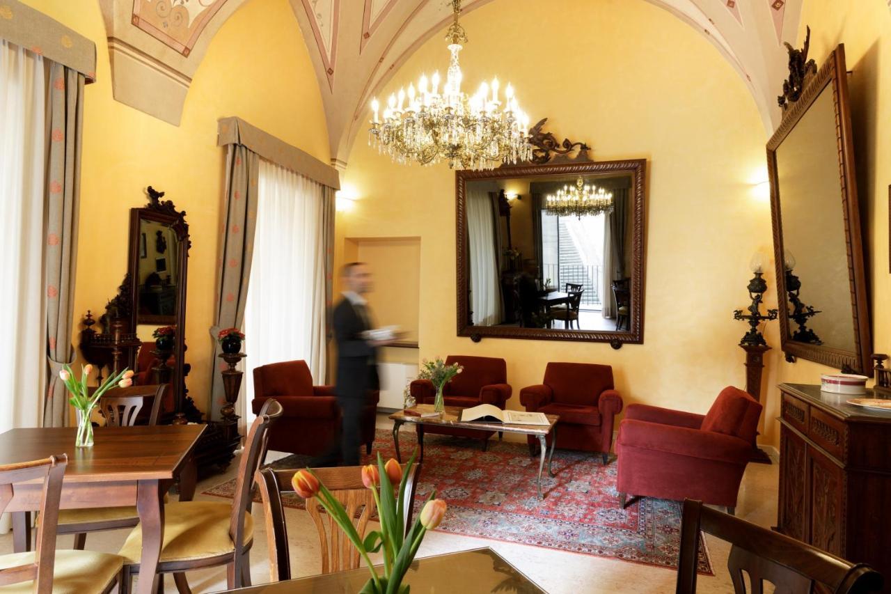 Hotel Palazzo Papaleo Otrante Extérieur photo