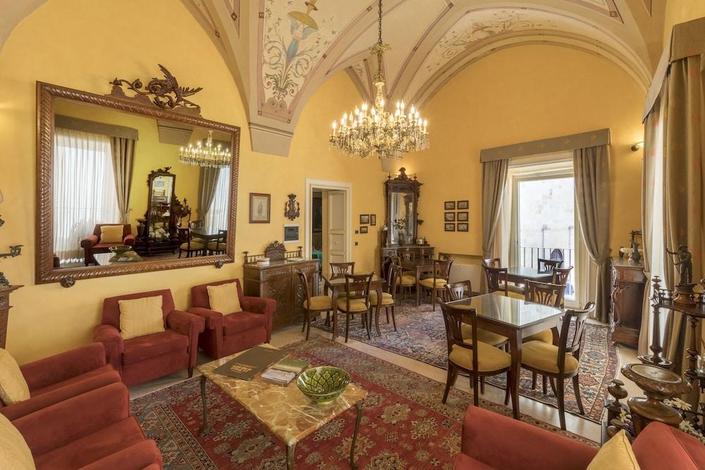 Hotel Palazzo Papaleo Otrante Extérieur photo