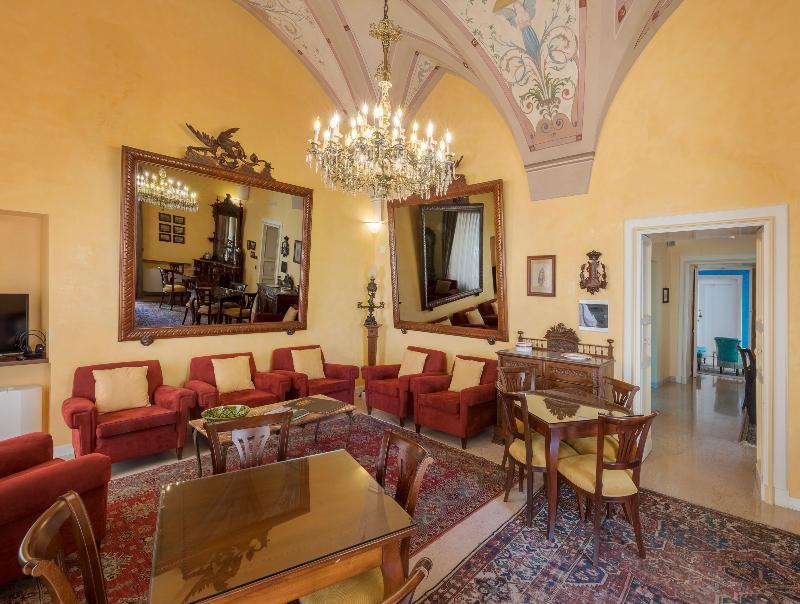 Hotel Palazzo Papaleo Otrante Extérieur photo